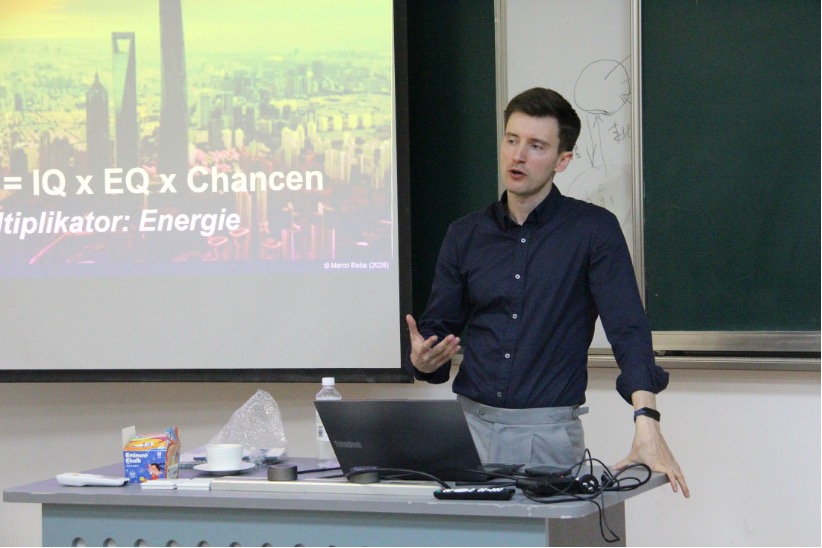 <a href='/5d/fc/c27567a417276/page.htm' target='_blank' title='Karrierestart in China: Marco Beba im Gespräch mit Studierenden'>Karrierestart in China: ...</a>