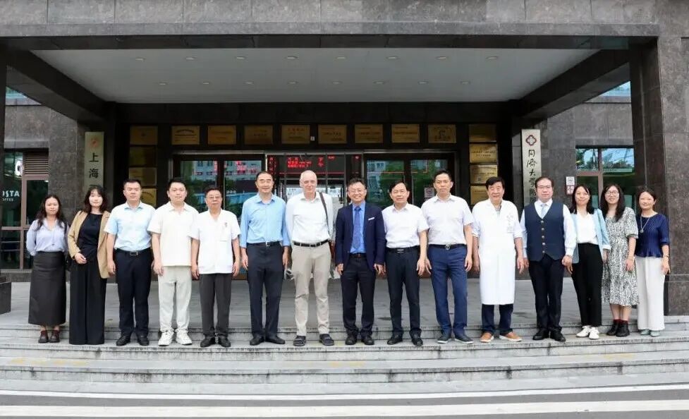 德国驻上海总领事馆科教领事孔有为（Uw...